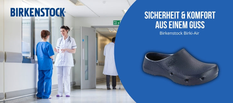 Zwei Gesundheitsarbeiter unterhalten sich in einem Krankenhausflur, mit Birkenstock Birk-Airs Schuhen.